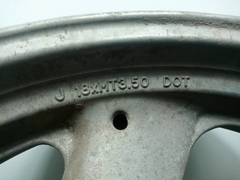 Recambio de llanta para yamaha xj 600 / 900 diversion referencia OEM IAM  18´´PULGADAS TRASERA