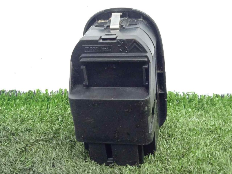 Recambio de mando elevalunas delantero izquierdo para peugeot 206 berlina 1.4 referencia OEM IAM  2.BOTONES 