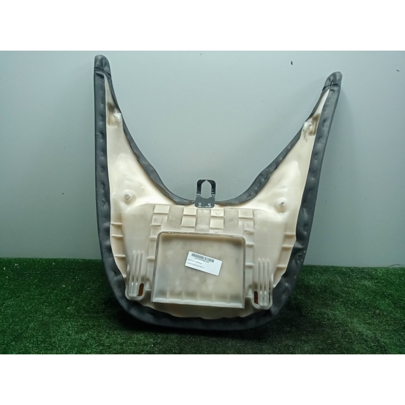 Recambio de asientos traseros para honda forza 250 250 c.c referencia OEM IAM 77400KSVJ00 ASIENTO TRASERO 
