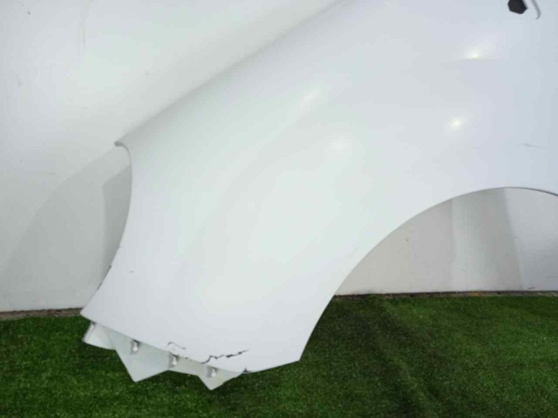 Recambio de aleta delantera izquierda para renault kangoo 1.5 dci diesel cat referencia OEM IAM 631011587R BLANCO 