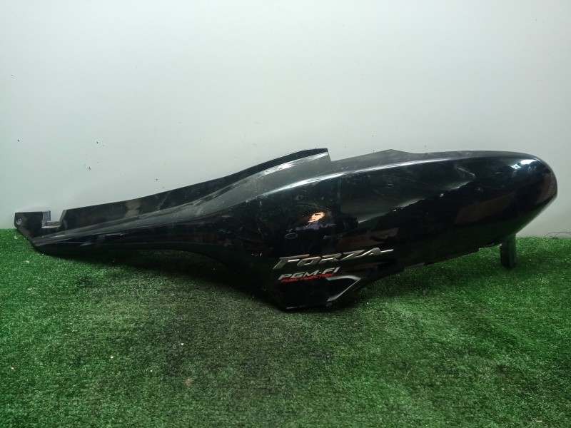 Recambio de carenado izquierdo para honda forza 250 250 c.c referencia OEM IAM 83501KSVAJ000  