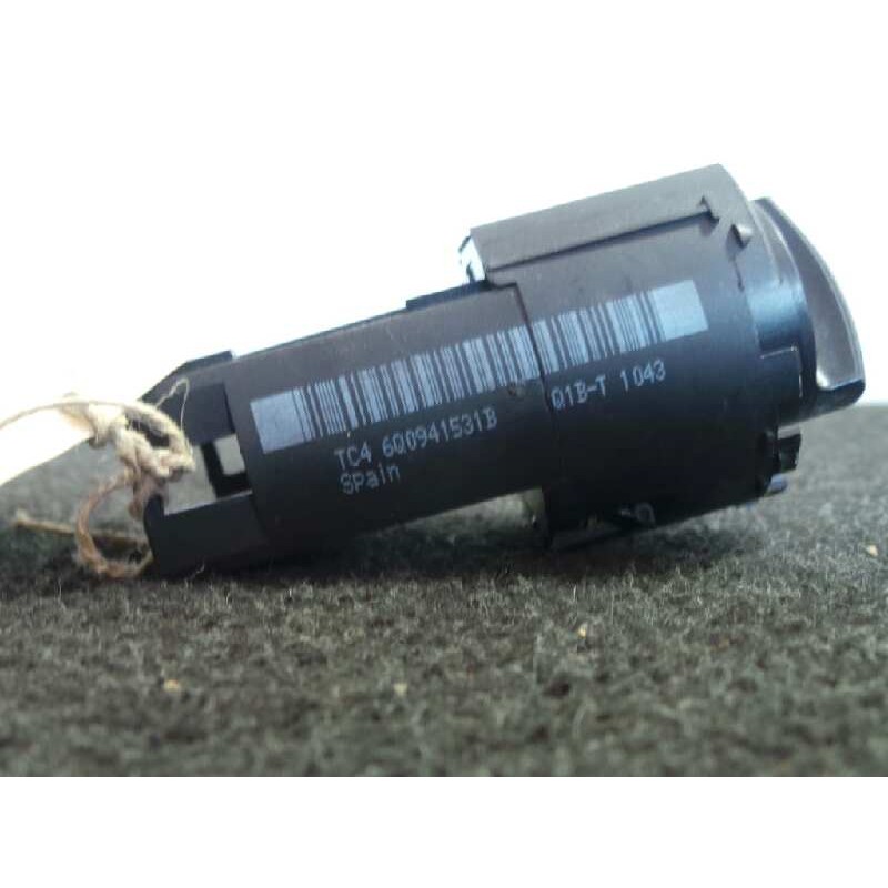Recambio de interruptor luces para volkswagen polo (9n1) 1.4 16v referencia OEM IAM 6Q0941531B 1.NIEBLA 