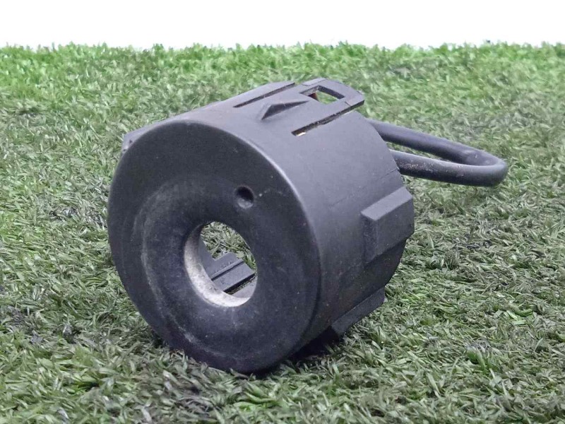 Recambio de antena para peugeot 208 1.4 hdi fap referencia OEM IAM 9663123380  