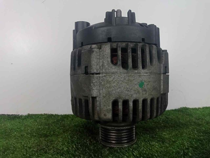 Recambio de alternador para audi a3 (8p) 1.9 tdi referencia OEM IAM 06F903023C-TG14C011-2542695F VALEO - VAG.140 - 12V - OVALADO