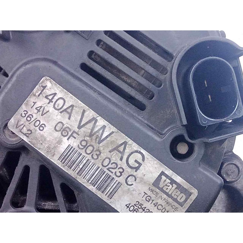 Recambio de alternador para audi a3 (8p) 1.9 tdi referencia OEM IAM 06F903023C-TG14C011-2542695F VALEO - VAG.140 - 12V - OVALADO