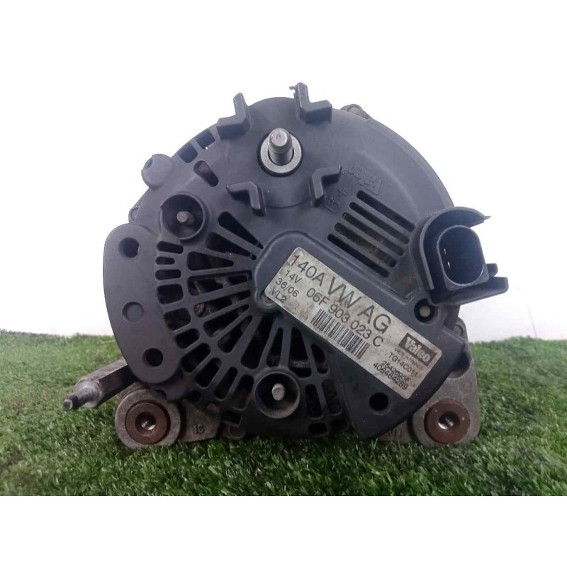 Recambio de alternador para audi a3 (8p) 1.9 tdi referencia OEM IAM 06F903023C-TG14C011-2542695F VALEO - VAG.140 - 12V - OVALADO