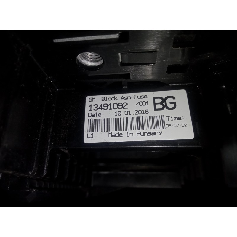 Recambio de caja reles / fusibles para opel corsa e 1.4 referencia OEM IAM 13491092  