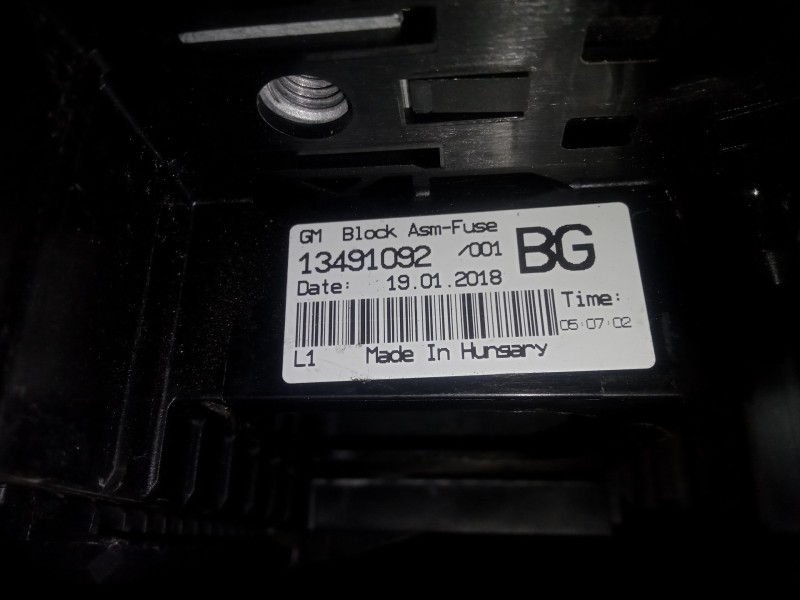 Recambio de caja reles / fusibles para opel corsa e 1.4 referencia OEM IAM 13491092  