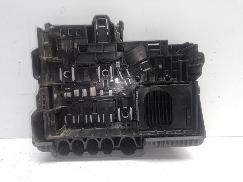 Recambio de caja reles / fusibles para opel corsa e 1.4 referencia OEM IAM 13491092  