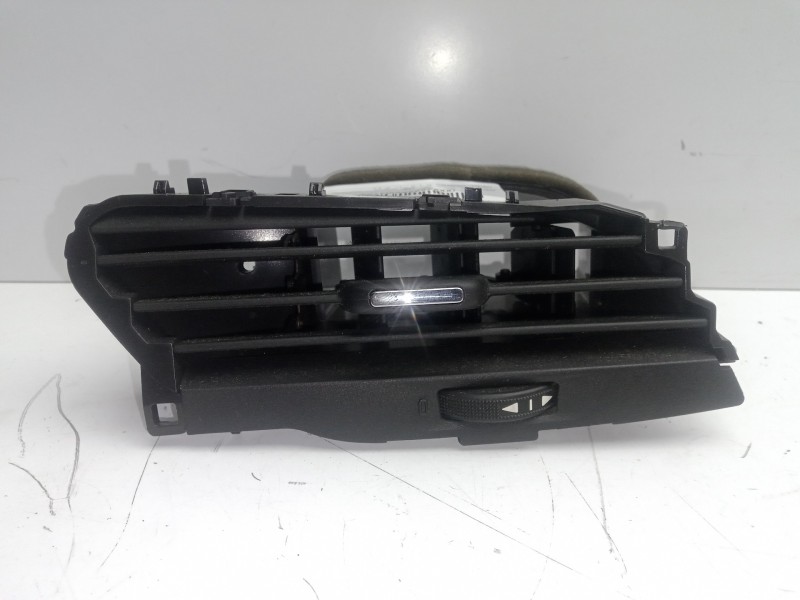 Recambio de rejilla aireadora para opel corsa e 1.4 referencia OEM IAM 13377948  