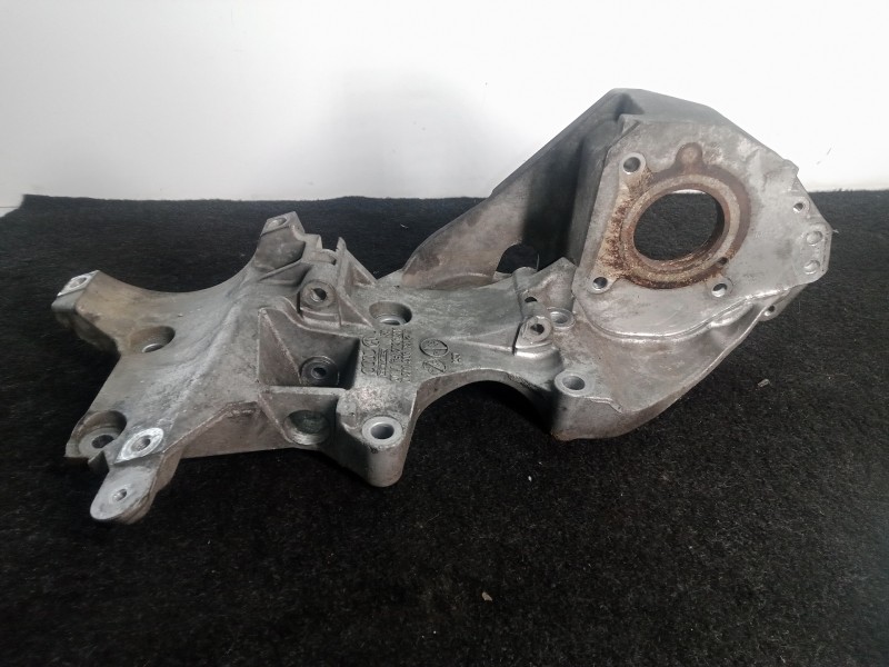 Recambio de soporte alternador para seat leon (1p1) 1.6 tdi referencia OEM IAM 03L903143Q  