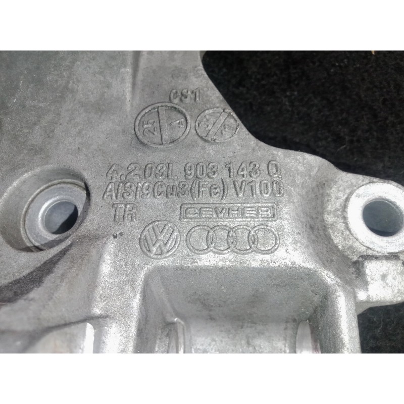 Recambio de soporte alternador para seat leon (1p1) 1.6 tdi referencia OEM IAM 03L903143Q  