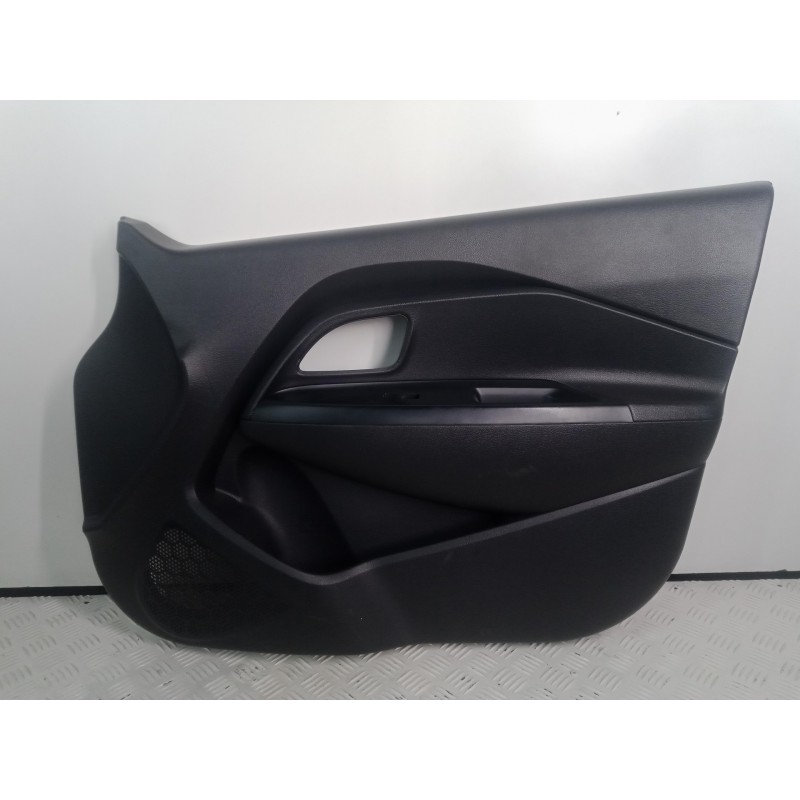 Recambio de guarnecido puerta delantera derecha para kia rio 1.2 cat referencia OEM IAM 823021W020HU  