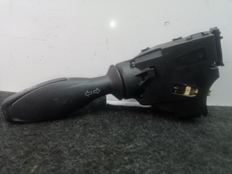 Recambio de mando intermitentes para ford fiesta (ccn) 1.25 16v cat referencia OEM IAM 8A6T13335AD  
