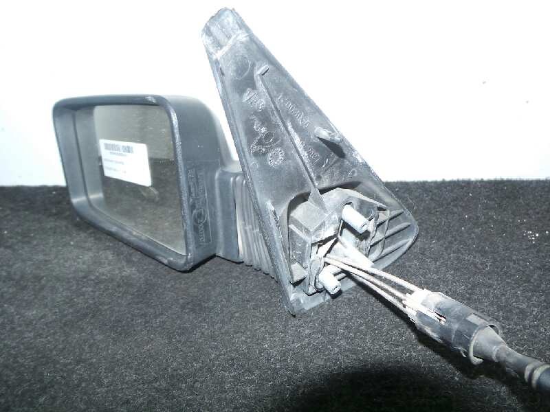 Recambio de retrovisor izquierdo para peugeot 309 1.4 referencia OEM IAM  MANUAL NEGRO