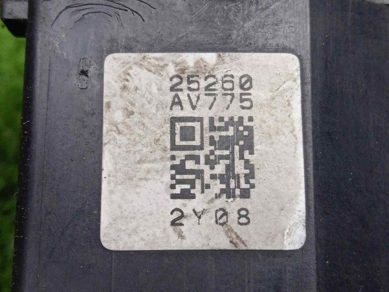 Recambio de mando limpia para nissan terrano/terrano.ii (r20) 2.7 turbodiesel referencia OEM IAM 25260AV775 2.SERIE 