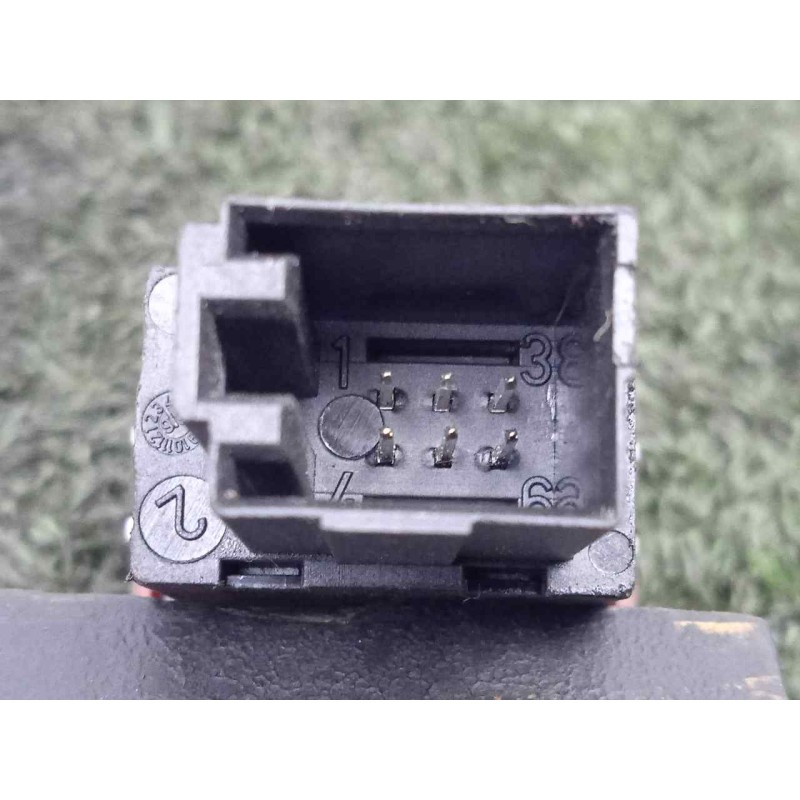 Recambio de warning para audi a4 berlina (8e) 2.5 v6 24v tdi referencia OEM IAM 8E0941509 6.PINES 