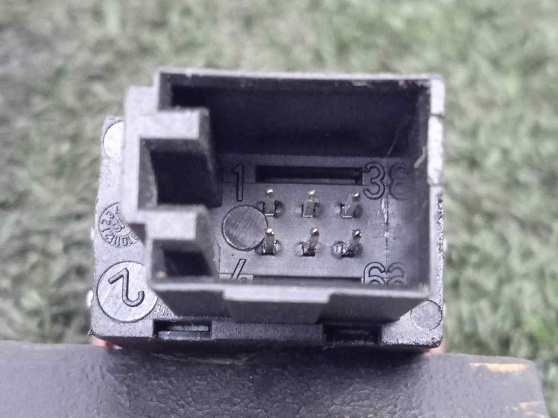 Recambio de warning para audi a4 berlina (8e) 2.5 v6 24v tdi referencia OEM IAM 8E0941509 6.PINES 