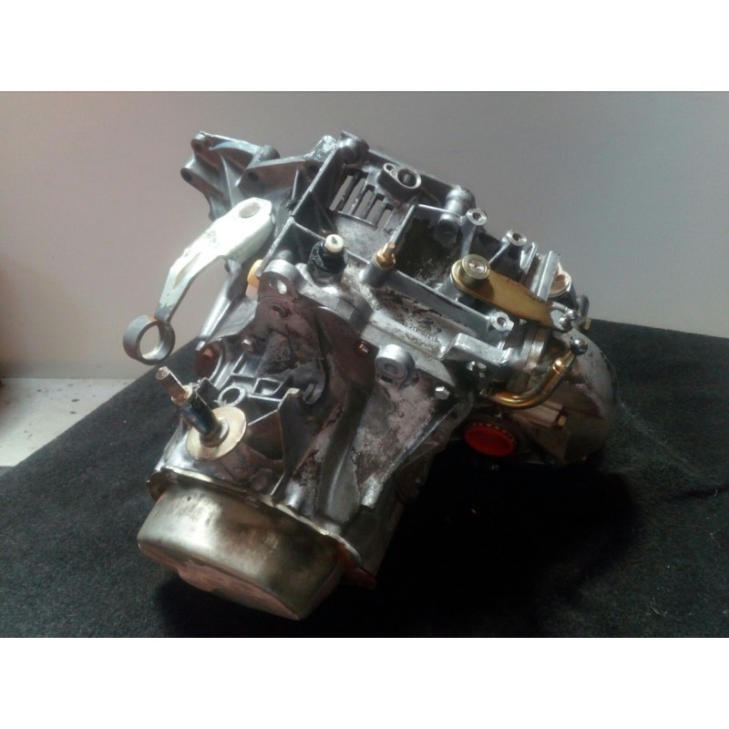 Recambio de caja cambios para peugeot 205 berlina 1.8 diesel cat referencia OEM IAM 20CH58 5.VELOCIDADES MANUAL