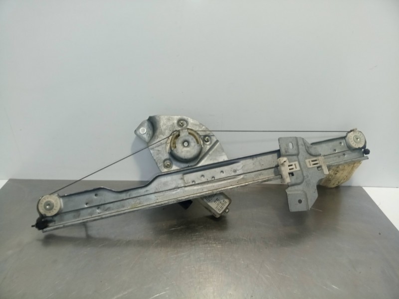 Recambio de elevalunas delantero izquierdo para dacia sandero laureate referencia OEM IAM 8200733829 08-13 - ELECTRICO 5PUERTAS