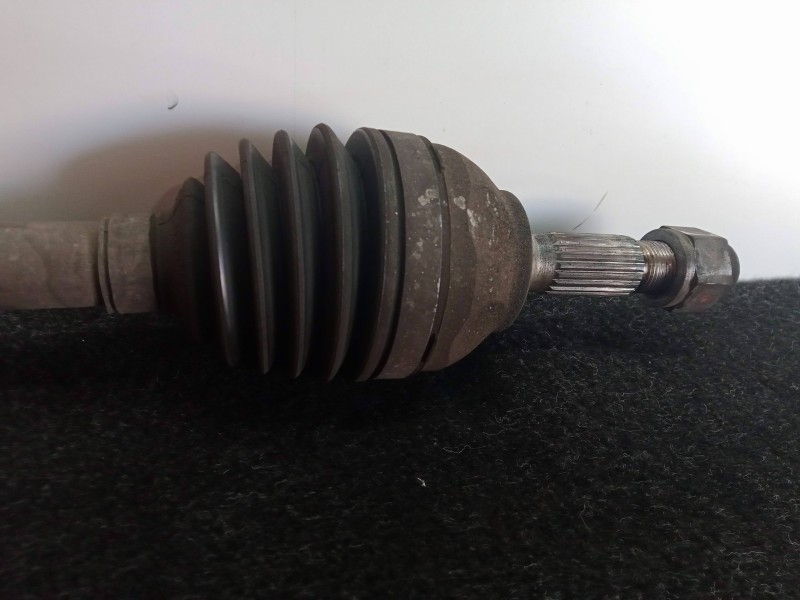 Recambio de transmision delantera izquierda para citroën c3 1.1 referencia OEM IAM 9685233780  