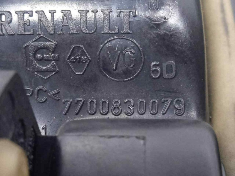 Recambio de maneta interior delantera derecha para dacia logan 1.6 cat referencia OEM IAM 7700830079  