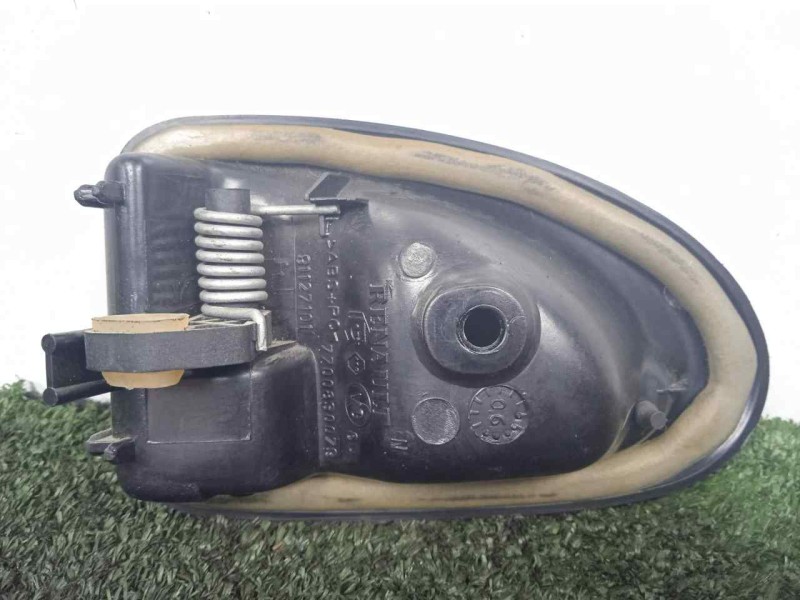 Recambio de maneta interior delantera derecha para dacia logan 1.6 cat referencia OEM IAM 7700830079  