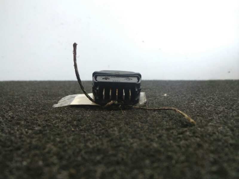 Recambio de mando elevalunas delantero derecho para citroën xsara berlina 1.9 diesel referencia OEM IAM   