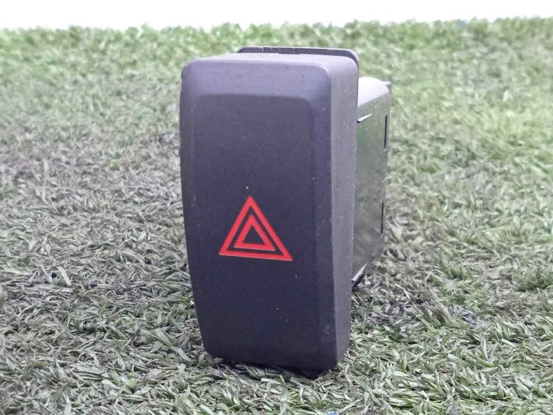 Recambio de warning para mazda 6 kombi ()(.2012) 2.2 turbodiesel cat referencia OEM IAM GKL1664H0  