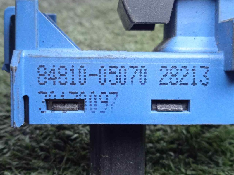 Recambio de mando elevalunas delantero derecho para toyota avensis (t27) 2.2 d-4d cat referencia OEM IAM 8481005070  