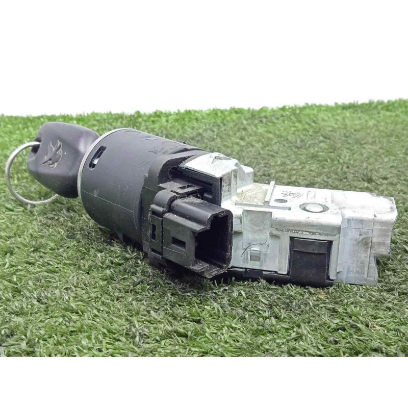 Recambio de conmutador de arranque para peugeot 208 1.4 hdi fap referencia OEM IAM 9673257480  