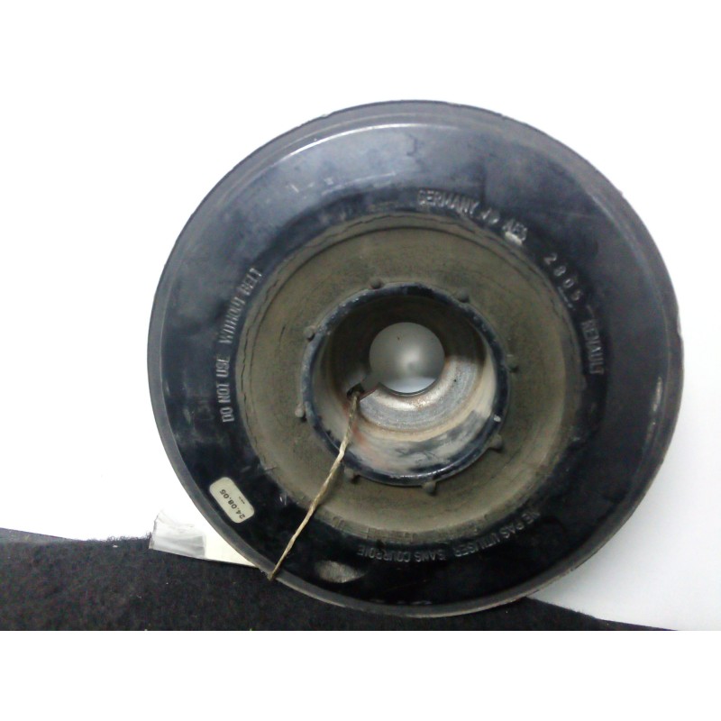 Recambio de polea cigueñal para renault scenic ii 1.5 dci diesel referencia OEM IAM 8200552236 6.CANALES DIAMETRO: 154 MM