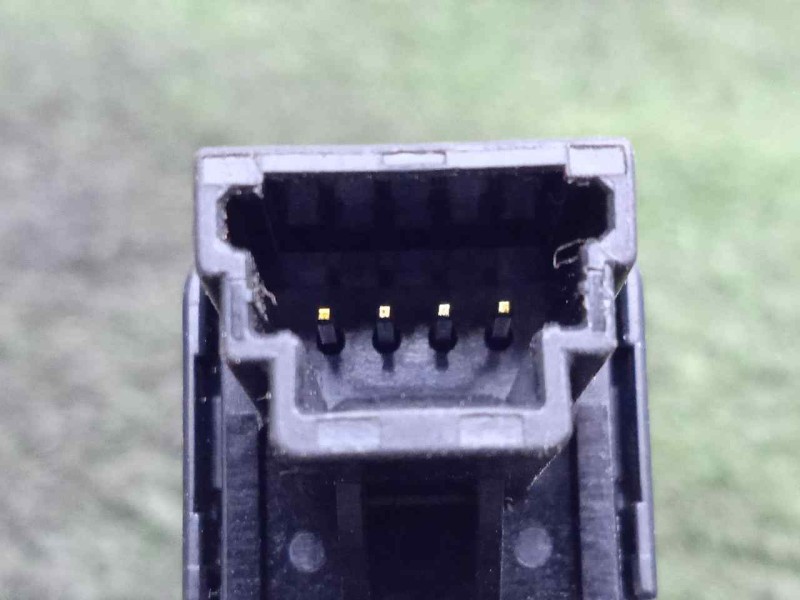 Recambio de warning para mazda 6 kombi ()(.2012) 2.2 turbodiesel cat referencia OEM IAM GKL1664H0  