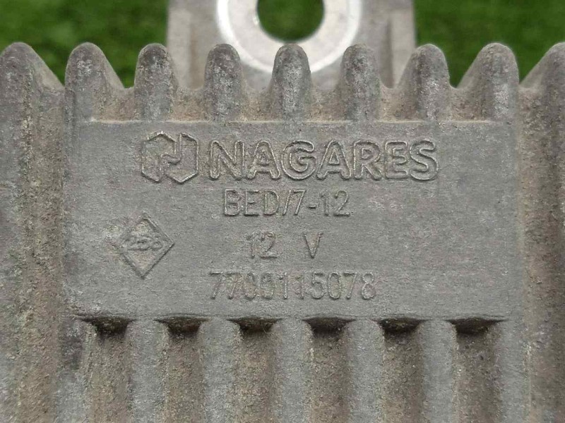 Recambio de caja precalentamiento para renault trafic combi (ab 4.01) 1.9 diesel referencia OEM IAM 7700115078  