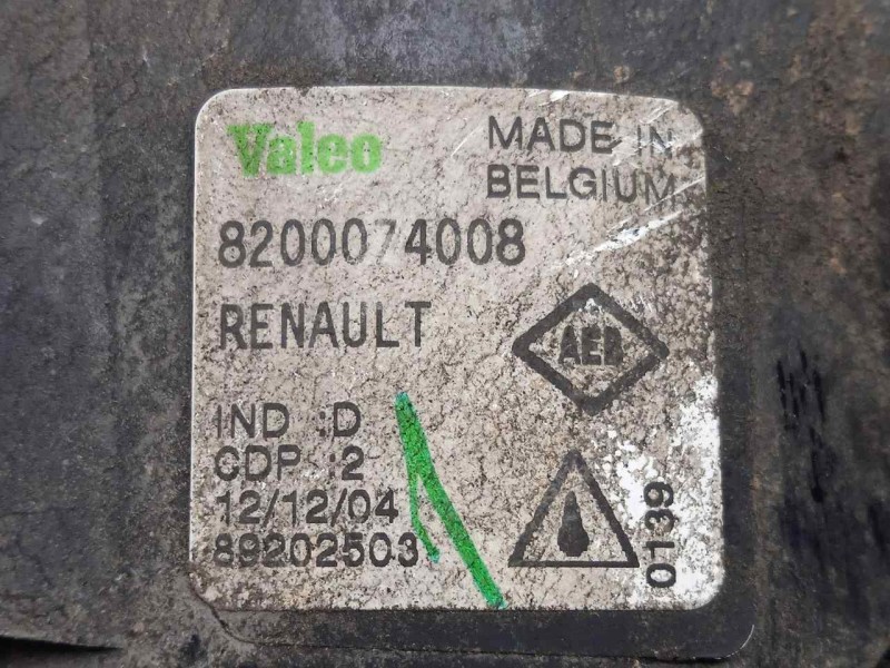 Recambio de faro antiniebla derecho para renault megane ii classic berlina 1.9 dci diesel referencia OEM IAM 8200074008  
