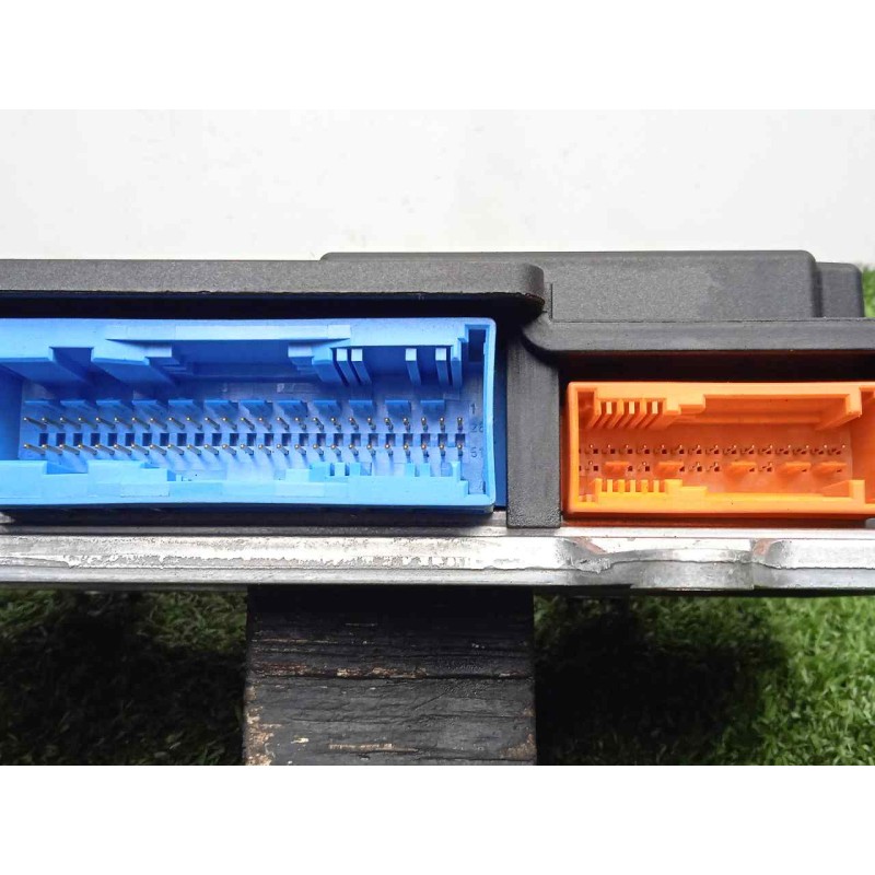 Recambio de centralita airbag para volvo v50 familiar 2.4 cat referencia OEM IAM 30724427-00001393B2  