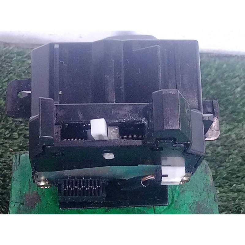 Recambio de mando luces para volvo v50 familiar 2.4 cat referencia OEM IAM 8682868  