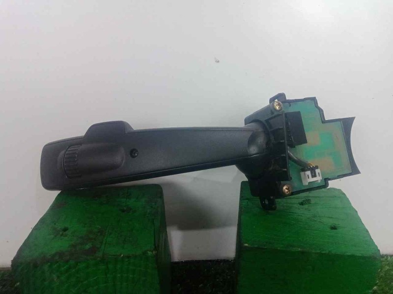 Recambio de mando limpia para volvo v50 familiar 2.4 cat referencia OEM IAM 8682869  