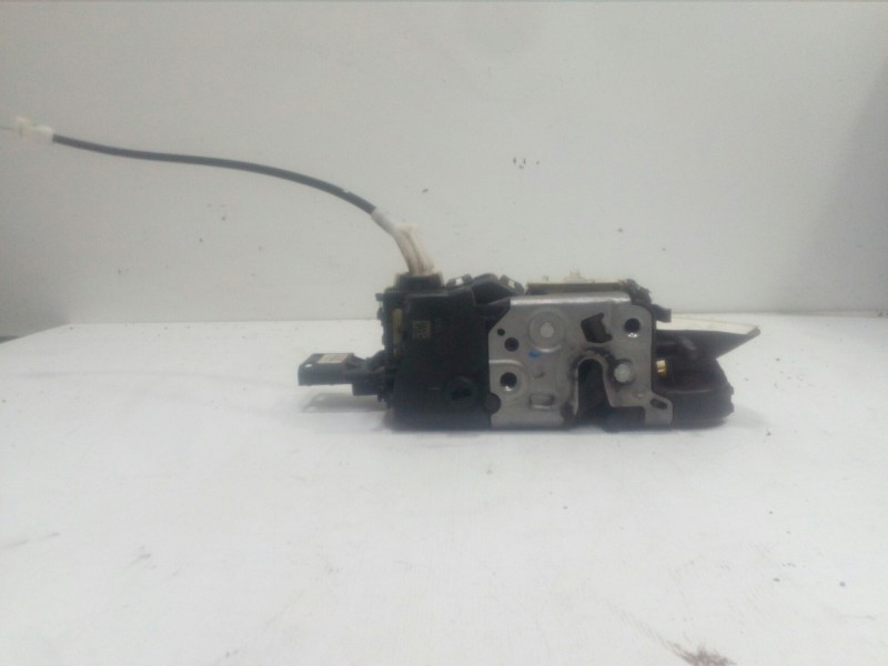 Recambio de cerradura puerta delantera izquierda para citroën c3 1.1 referencia OEM IAM 836153 09-13 