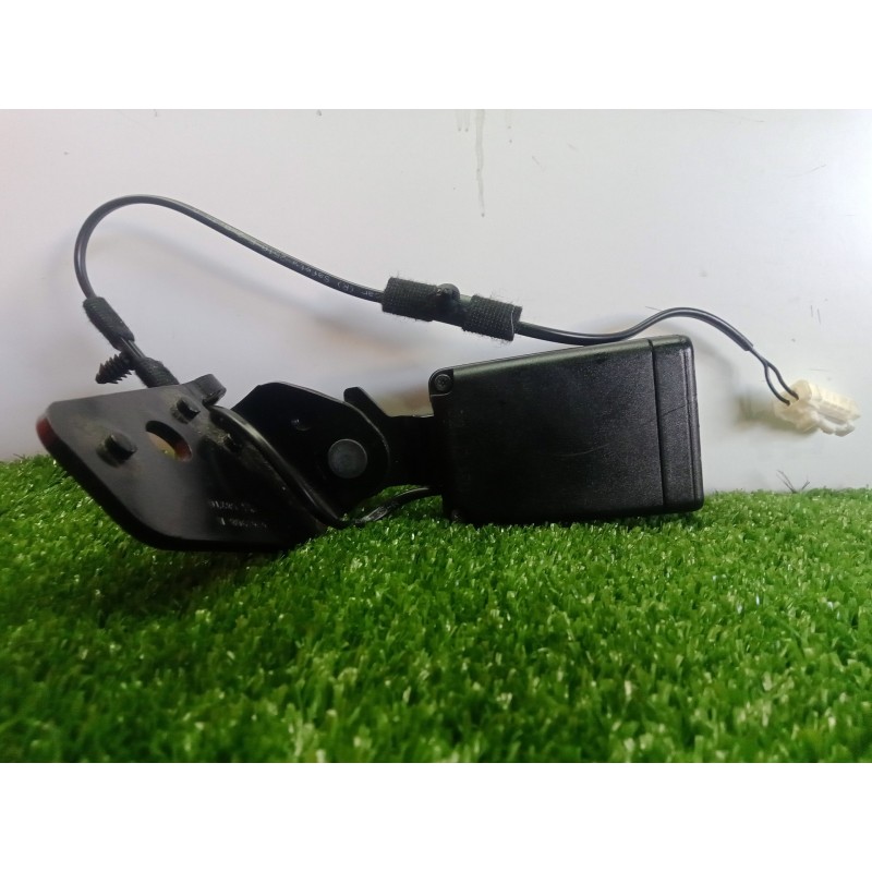 Recambio de enganche cinturon trasero derecho para peugeot 508 2.0 16v hdi fap referencia OEM IAM 6163908A  