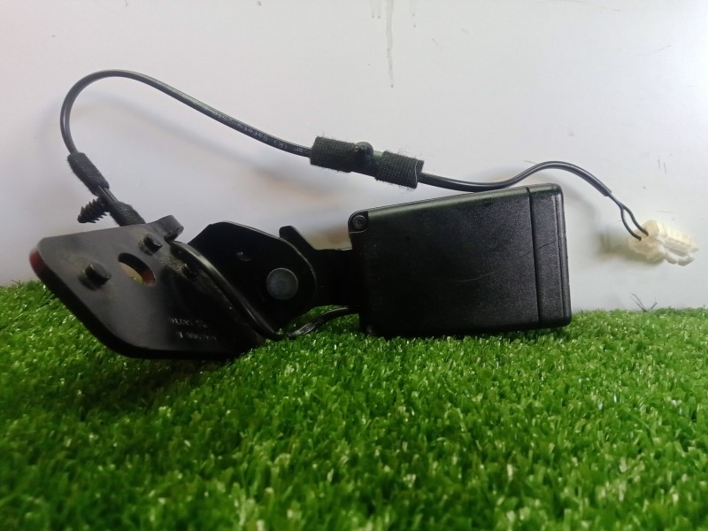 Recambio de enganche cinturon trasero derecho para peugeot 508 2.0 16v hdi fap referencia OEM IAM 6163908A  