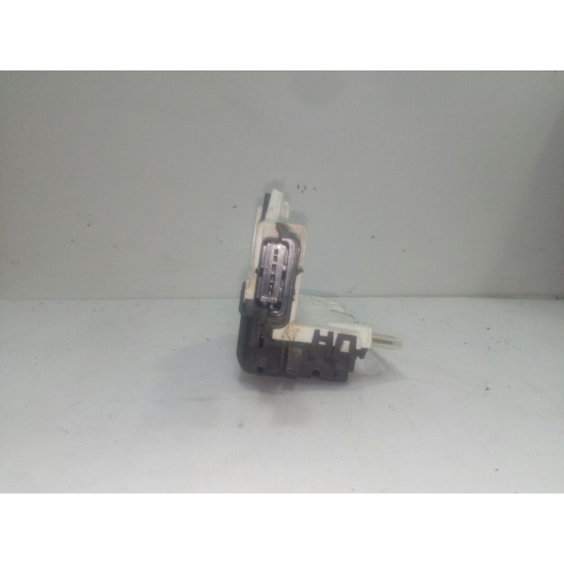 Recambio de cerradura puerta trasera izquierda para citroën c3 1.1 referencia OEM IAM A04095  