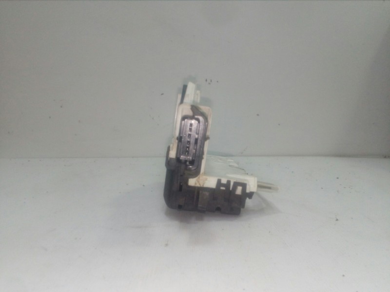 Recambio de cerradura puerta trasera izquierda para citroën c3 1.1 referencia OEM IAM A04095  