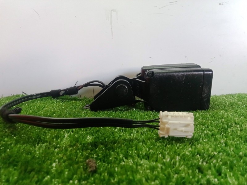 Recambio de enganche cinturon trasero izquierdo para peugeot 508 2.0 16v hdi fap referencia OEM IAM 6163909A  