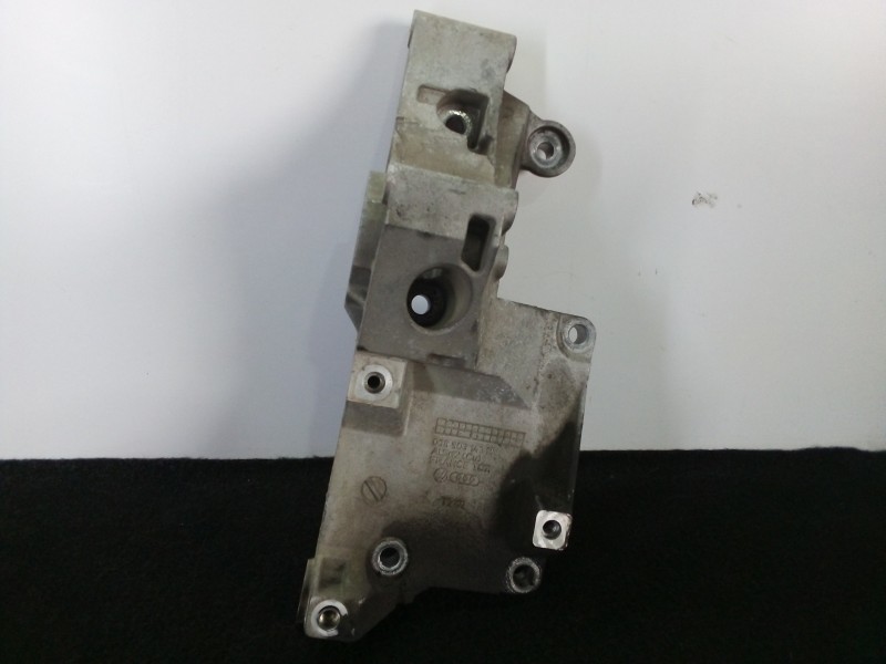 Recambio de soporte alternador para seat ibiza (6l1) 1.9 tdi referencia OEM IAM 038903143R  