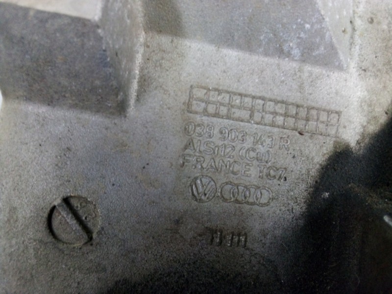 Recambio de soporte alternador para seat ibiza (6l1) 1.9 tdi referencia OEM IAM 038903143R  