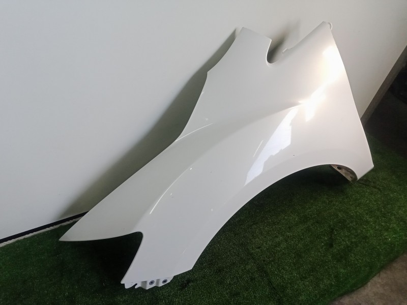 Recambio de aleta delantera izquierda para mazda cx-7 (er) 2.2 turbodiesel cat referencia OEM IAM   