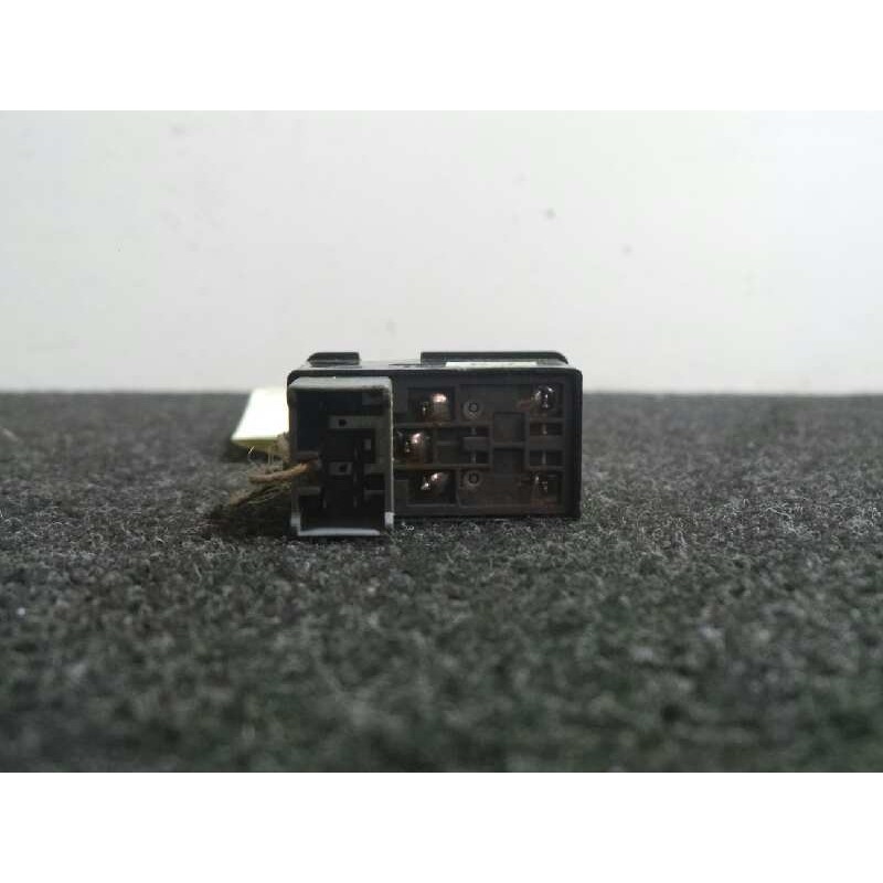 Recambio de mando elevalunas trasero izquierdo para daewoo nubira berlina 1.6 cat referencia OEM IAM   