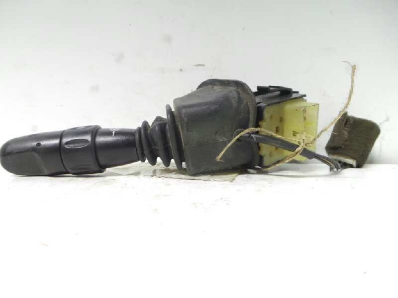 Recambio de mando limpia para daewoo nubira berlina 1.6 cat referencia OEM IAM 96552842-52133B1000-DF  