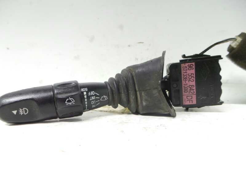 Recambio de mando limpia para daewoo nubira berlina 1.6 cat referencia OEM IAM 96552842-52133B1000-DF  